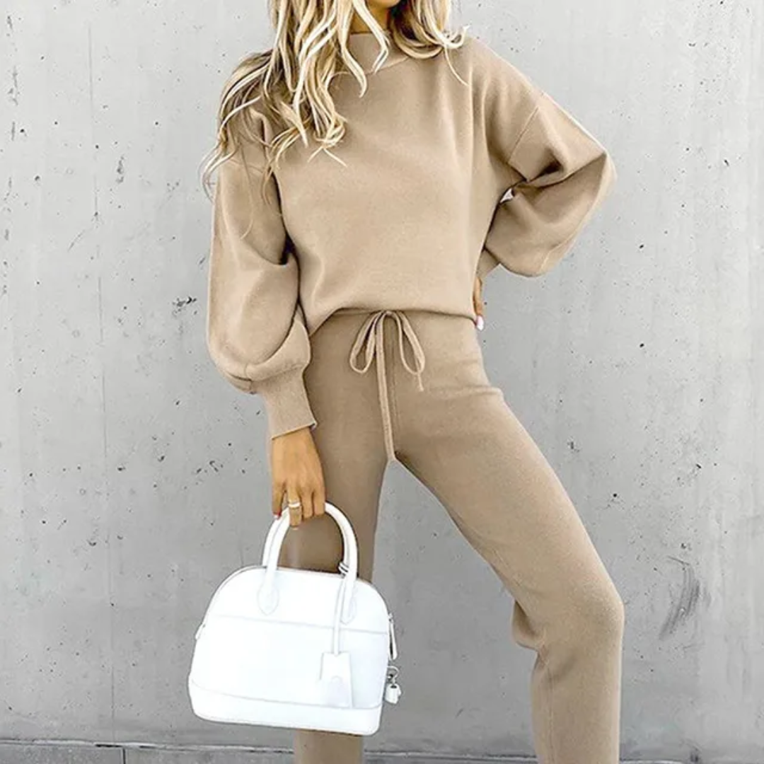 Jane Tracksuit Women – Comfortable & Chic Set in Soft Breathable Fabric
