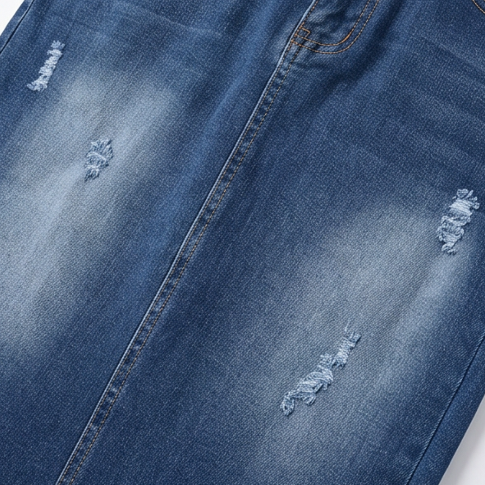 Veluna – Curve-Flattering Frayed Hem Denim Skirt