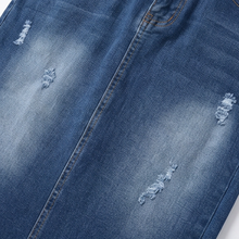 Veluna – Curve-Flattering Frayed Hem Denim Skirt