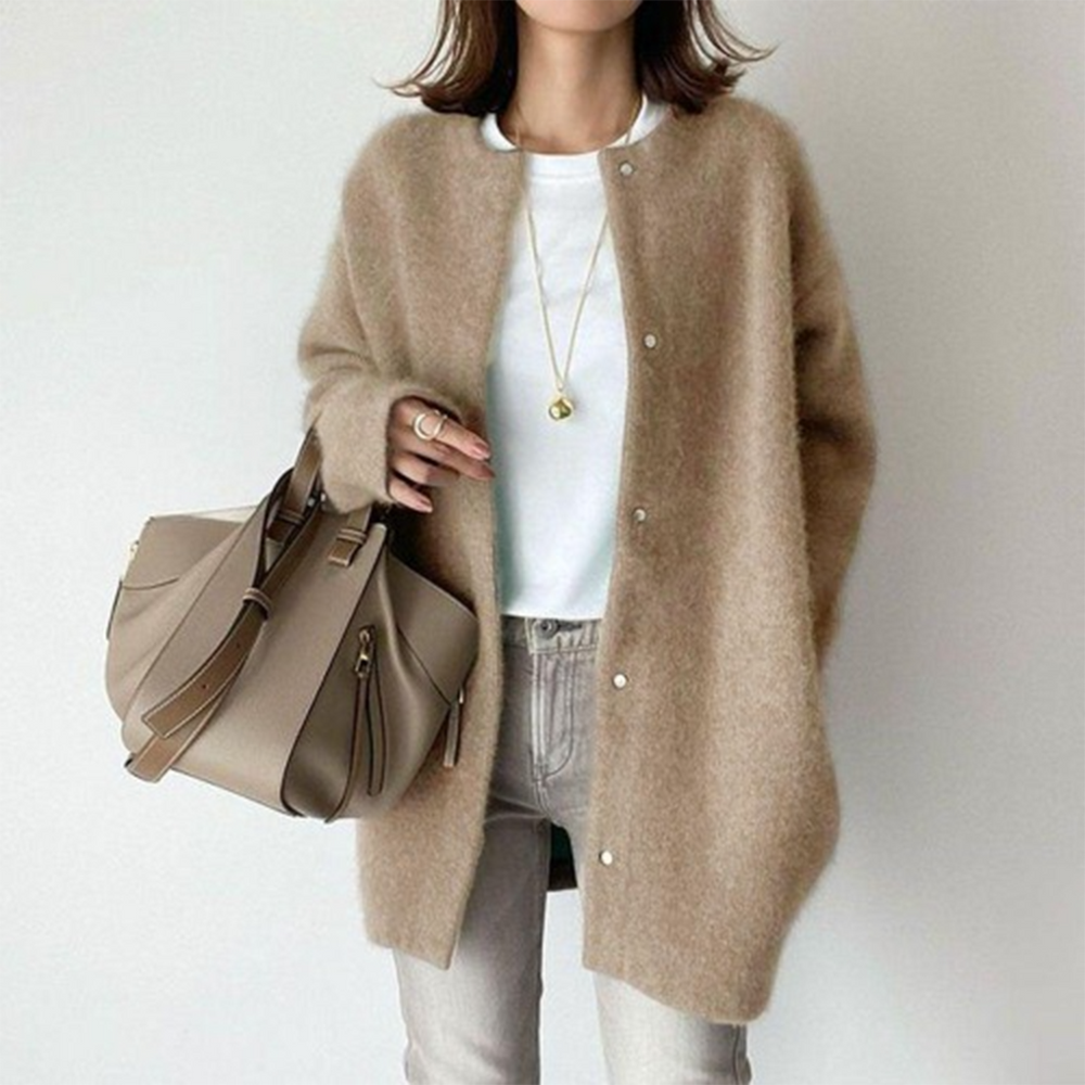 Amelia Gilet Woman Elegant – Chic & Comfortable Cardigan in High-End Knitwear
