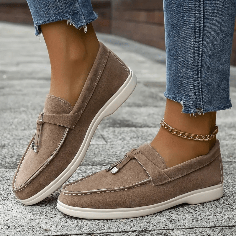 Jette Slip-On Women's Mules – Trendy Buckle Mules Without Heel & Comfortable Sole