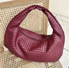 Noa Woven Handbag Woman – Elegant Design in Vegan Leather with Large Space and Zipper Closure