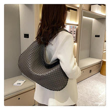 Noa Woven Handbag Woman – Elegant Design in Vegan Leather with Large Space and Zipper Closure