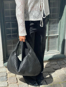 Noa Woven Handbag Woman – Elegant Design in Vegan Leather with Large Space and Zipper Closure