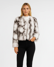 Northern Short Vest for Women in Faux Fur – Elegant Volume & Winter Glamour