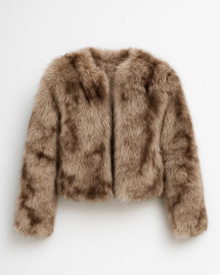 Northern Short Vest for Women in Faux Fur – Elegant Volume & Winter Glamour