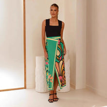Macy Jupe Midi Femme – High Waist Wrap Skirt with Slit & Elegant Abstract Print