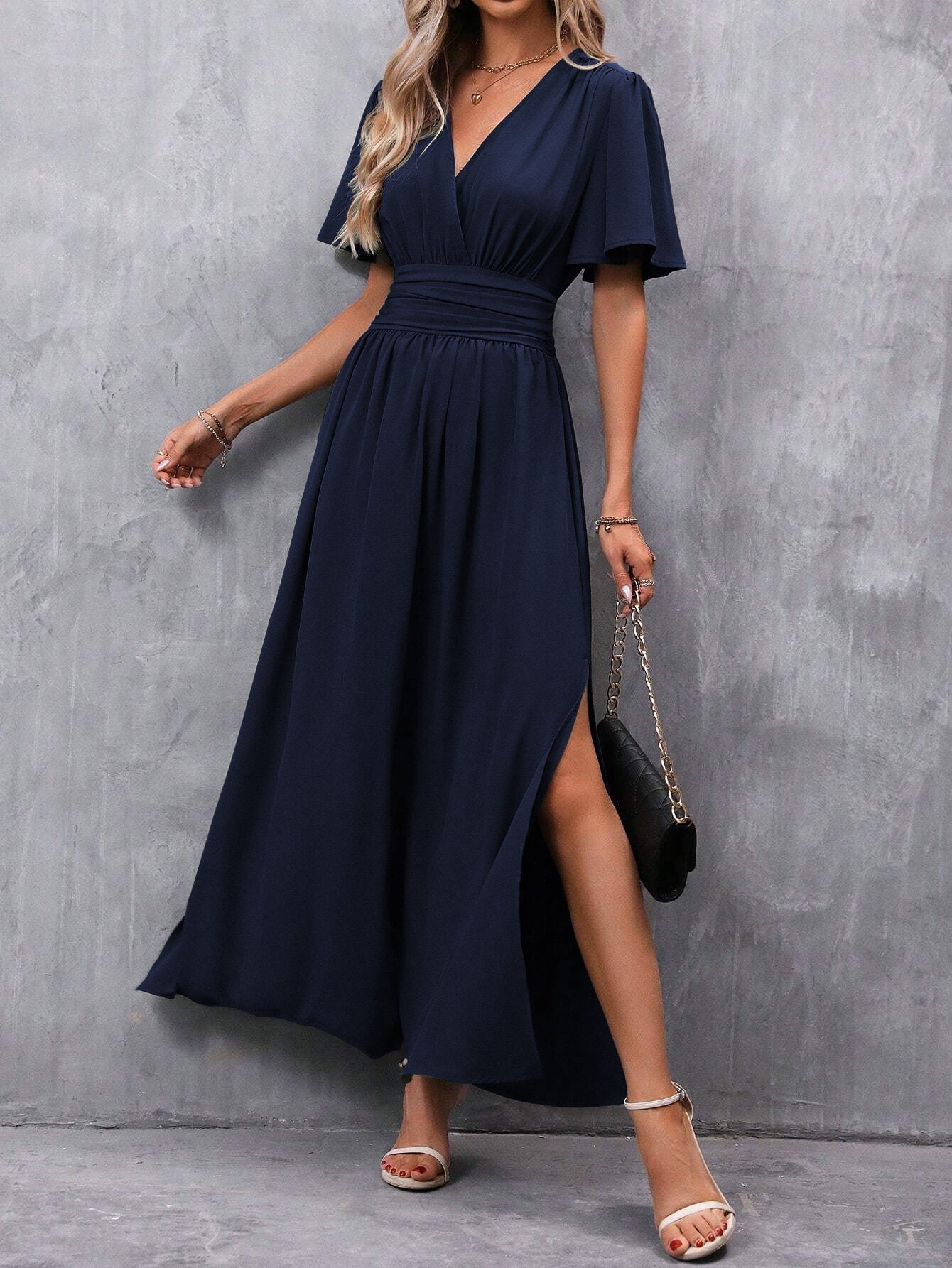Amy Robe Maxi Woman Elegant – Black, V Neck, Light Sleeves & Subtle Slit
