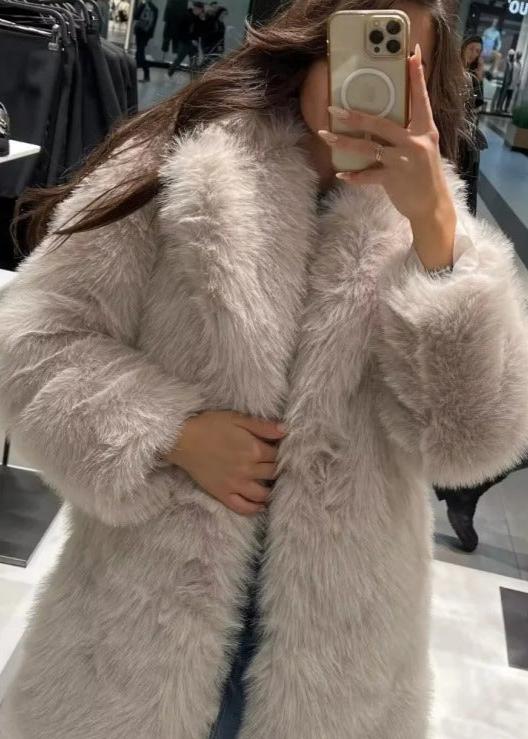 Valerie Winter Coat in Faux Fur for Women – Soft White Jacket with Casual Cut and Oversize Collar