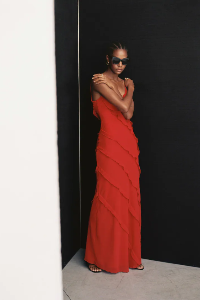 Long Dress Women Ashtine – Light Summer Dress with Ruffles and Tiered Skirt & Beach Look
