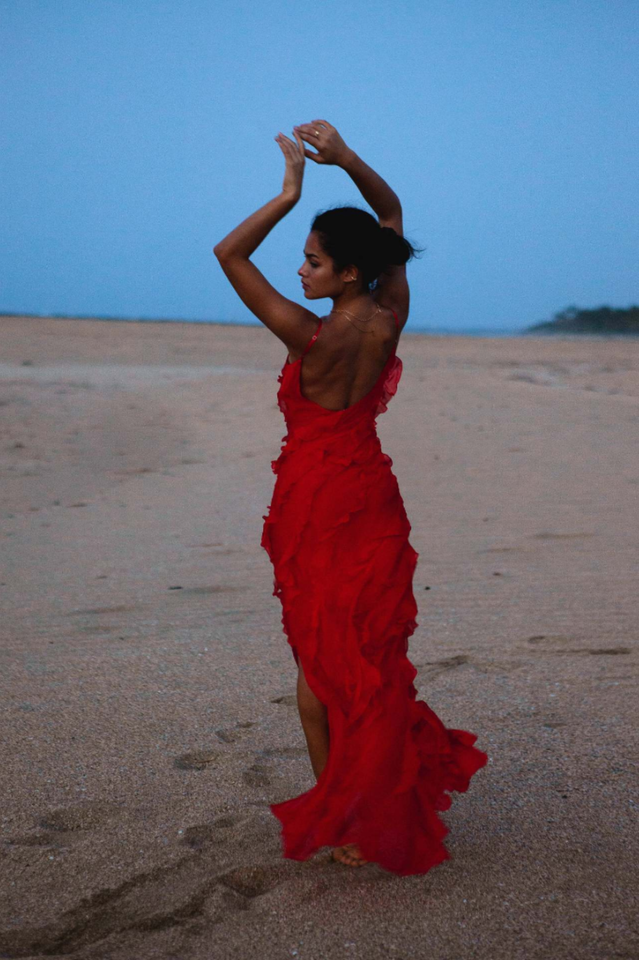 Long Dress Women Ashtine – Light Summer Dress with Ruffles and Tiered Skirt & Beach Look