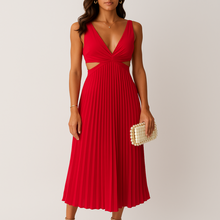 Shandee Robe Plissée – Shiny Satin, Fluid Cut & Refined Elegance