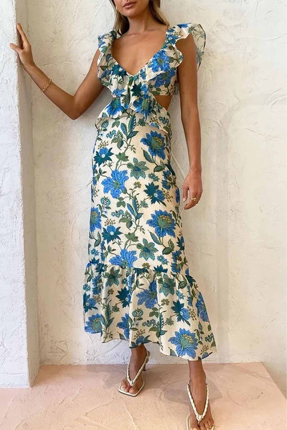 Long Dress Woman Amara – Sleeveless Summer Dress with Ruffled Straps & Elegant V-Neck Collar