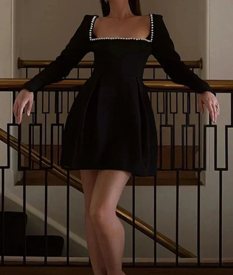 Valérie Short Dress with Pearls – Elegant Cocktail Dress with Luxurious Pearl Details and Flattering Cut
