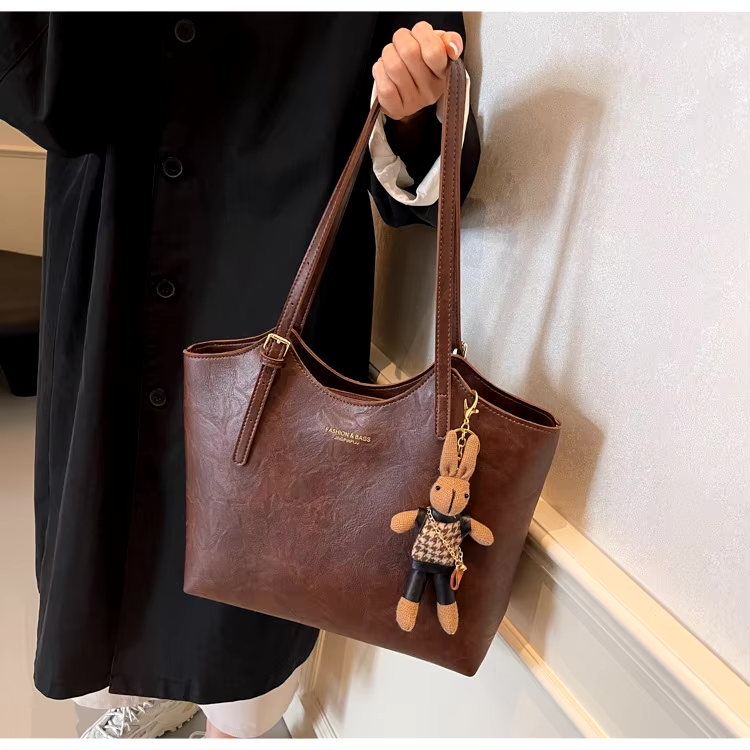 Emma Rustic Edge Tote – Spacious Vintage Vegan Leather Bag with Fancy Pendant