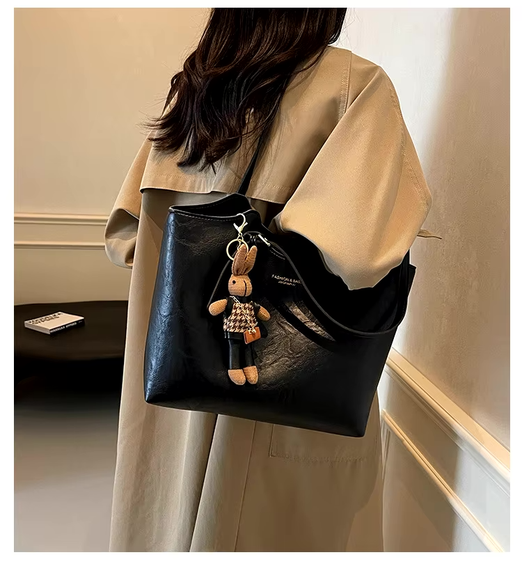 Emma Rustic Edge Tote – Spacious Vintage Vegan Leather Bag with Fancy Pendant