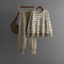 Delaney Women's Ensemble in Cashmere – Chic Zebra Pattern, Soft & Comfortable