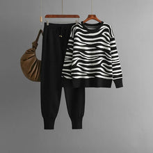 Delaney Women's Ensemble in Cashmere – Chic Zebra Pattern, Soft & Comfortable