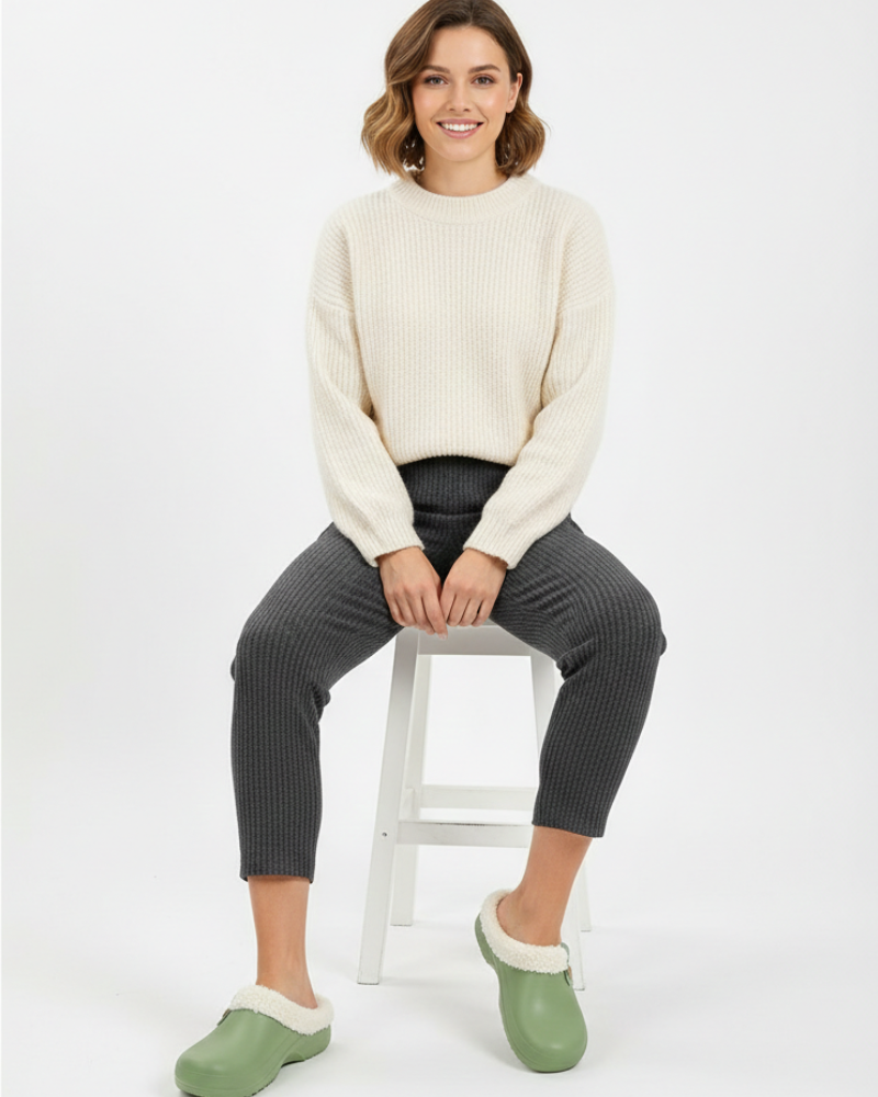Gwen Briskey Women's Warm Clogs – Comfortable Slippers Lined for Indoor & Outdoor Use