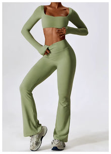 Leila Women's Sports Set – Breathable Yoga & Fitness Outfit with Flared Leggings & Fitted Top