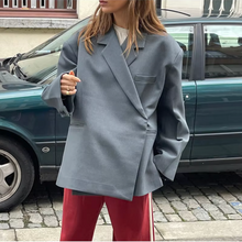Yusra Blazer Oversize Woman – Elegant Modern Jacket with Fluid Cut & Structured Fabric