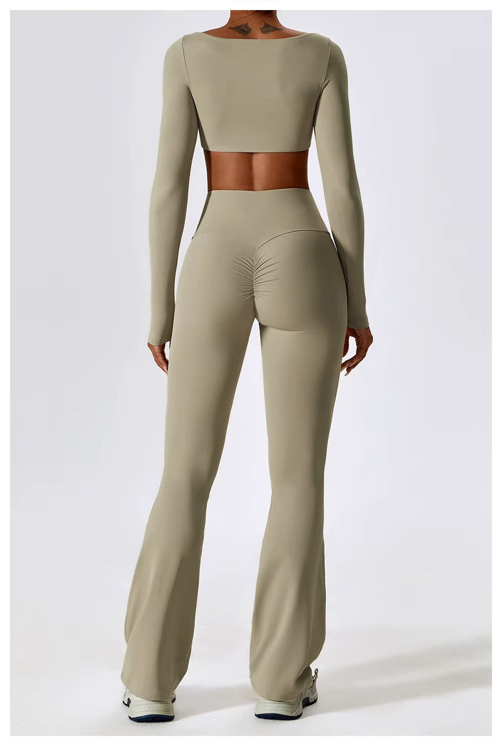 Leila Women's Sports Set – Breathable Yoga & Fitness Outfit with Flared Leggings & Fitted Top