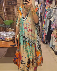 Robe Femme Diana – Elegant Long Dress with Deep V-Neckline, Leopard Print & Airy Cut