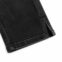 Curvella – Flattering High-Waist Stretch Denim Capris
