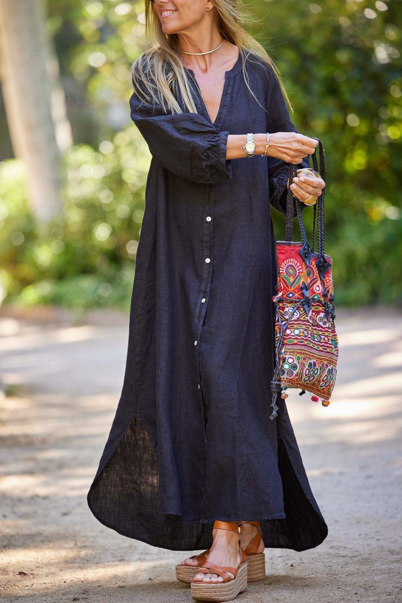 Dress Woman Veanna – Elegant Long Sleeve Dress with V Neck & Buttoning