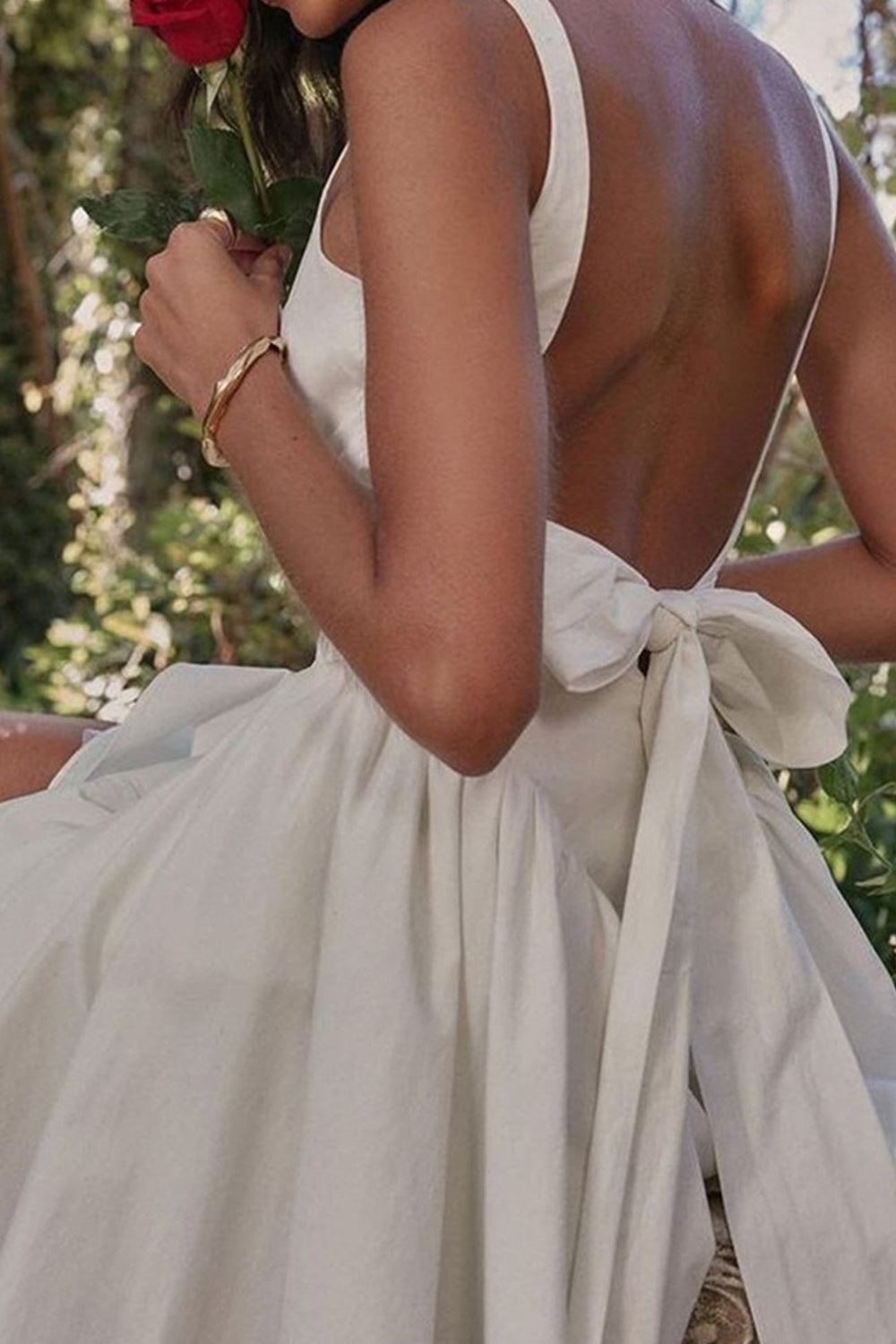 Mini Dress Woman Trixie – Sleeveless Backless Dress with Square Neckline & Back Bow