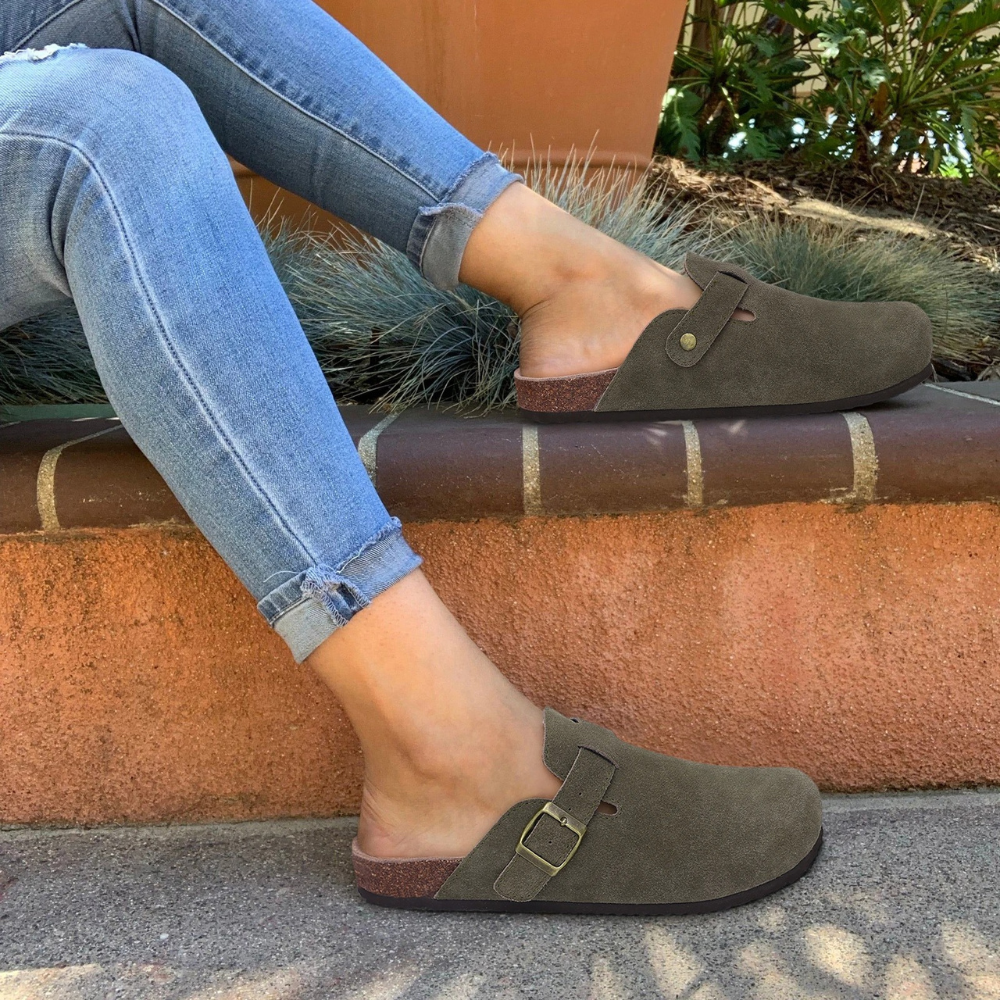 Leana Sabots Femme – Slip-on Suede with Adjustable Buckle & Anatomical Comfort Sole