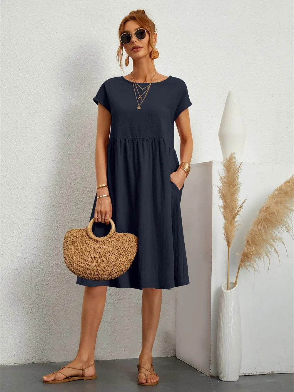 Elegant Dress Woman Ground – Timeless Maxi Design with Flattering Cut & Luxury Finish