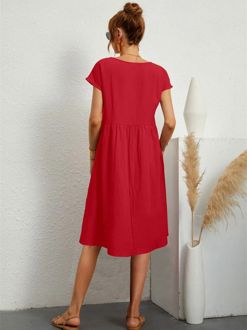 Elegant Dress Woman Ground – Timeless Maxi Design with Flattering Cut & Luxury Finish