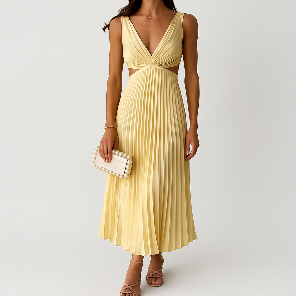 Shandee Robe Plissée – Shiny Satin, Fluid Cut & Refined Elegance