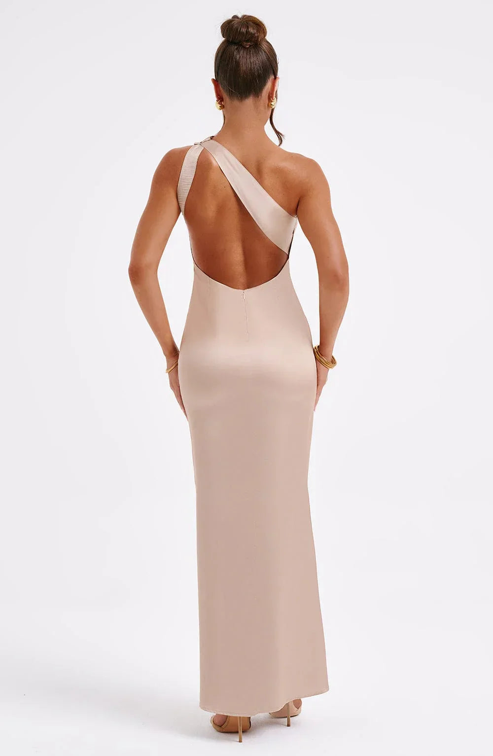Clara Robe Longue en Satin Femme – Asymmetrical, Fitted & Minimalist Elegance