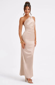 Clara Robe Longue en Satin Femme – Asymmetrical, Fitted & Minimalist Elegance