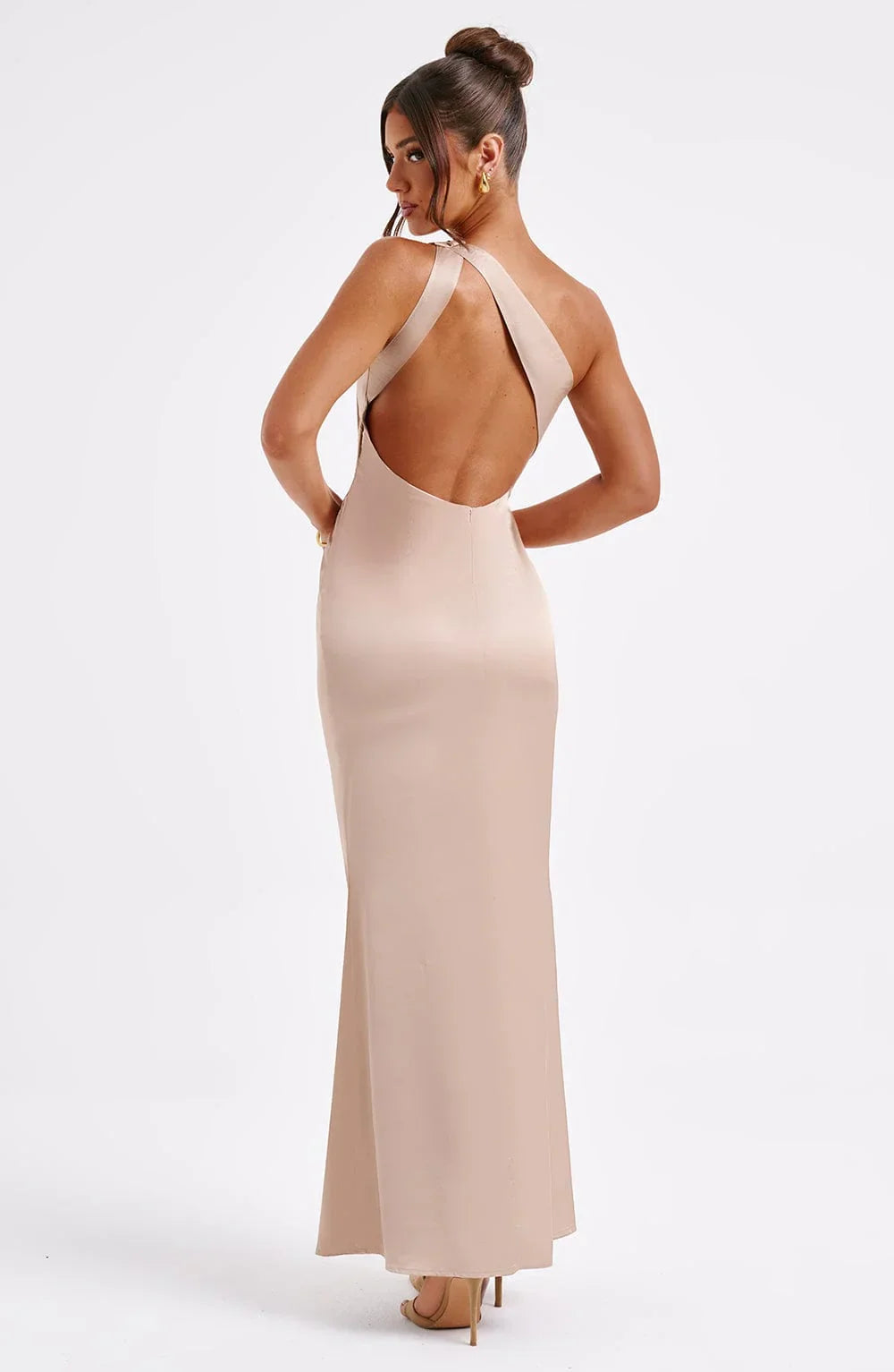 Clara Robe Longue en Satin Femme – Asymmetrical, Fitted & Minimalist Elegance