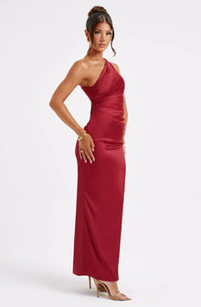 Clara Robe Longue en Satin Femme – Asymmetrical, Fitted & Minimalist Elegance