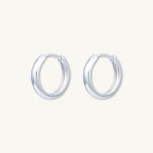 Basic Medium Huggie Hoop Earrings