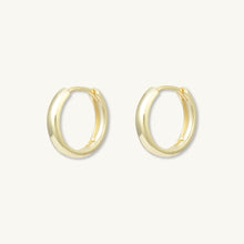 Basic Medium Huggie Hoop Earrings
