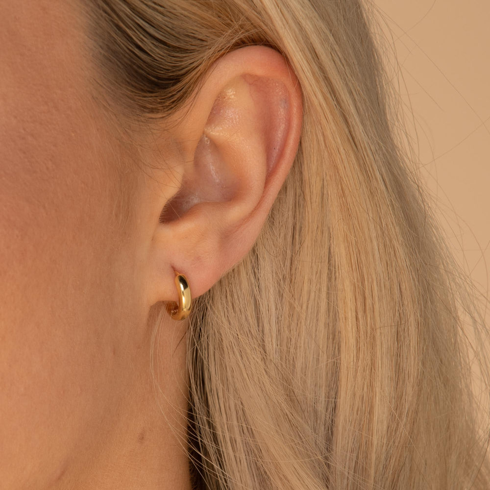 Basic Small Huggie Hoop Earrings