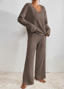Kathy knit set for women – Comfortable loungewear with V-neck sweater and soft pants
