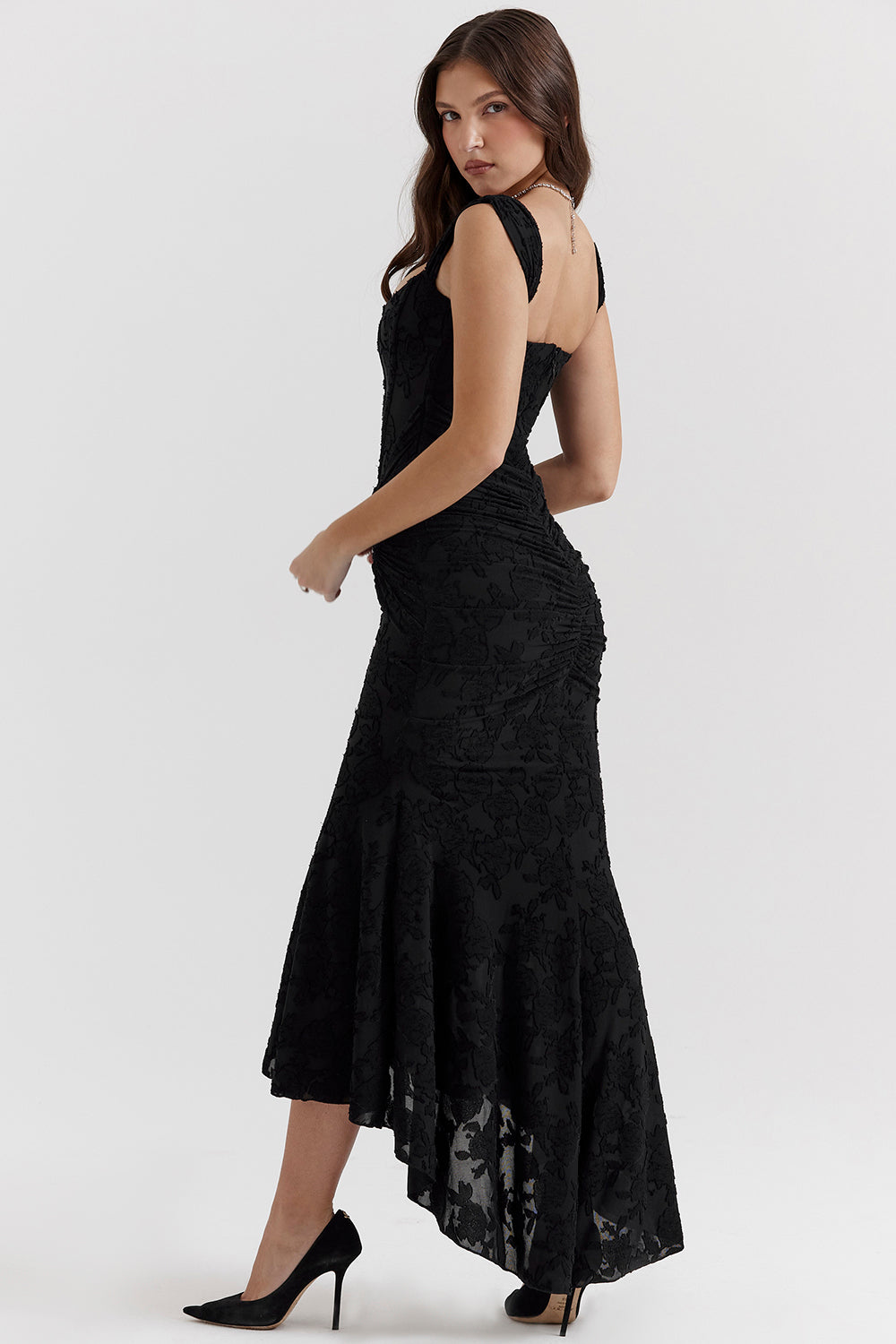 Catalina Evening Dress Woman – Elegant Lace Dress with Feminine Cut for Special Occasions