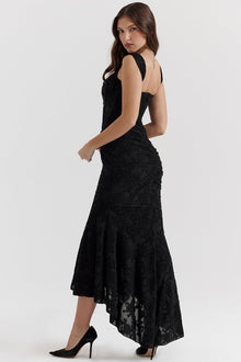 Catalina Evening Dress Woman – Elegant Lace Dress with Feminine Cut for Special Occasions