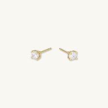 Classic 4 Claw Sapphire Stud Earrings