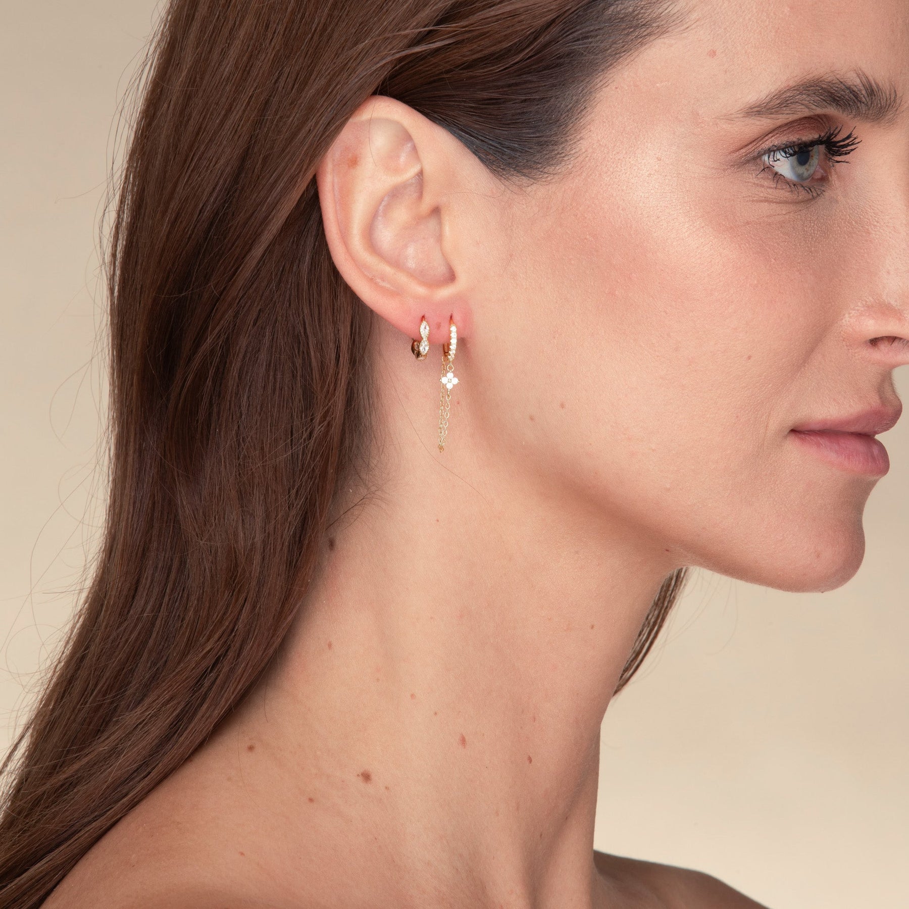 Clover Sapphire Dangling Huggie Earrings