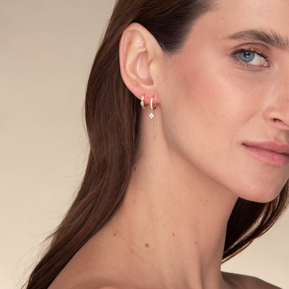 Clover Sapphire Dangling Huggie Earrings