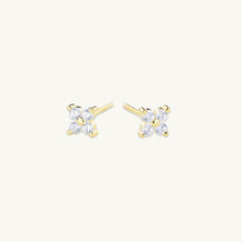 Clover Sapphire Stud Earrings