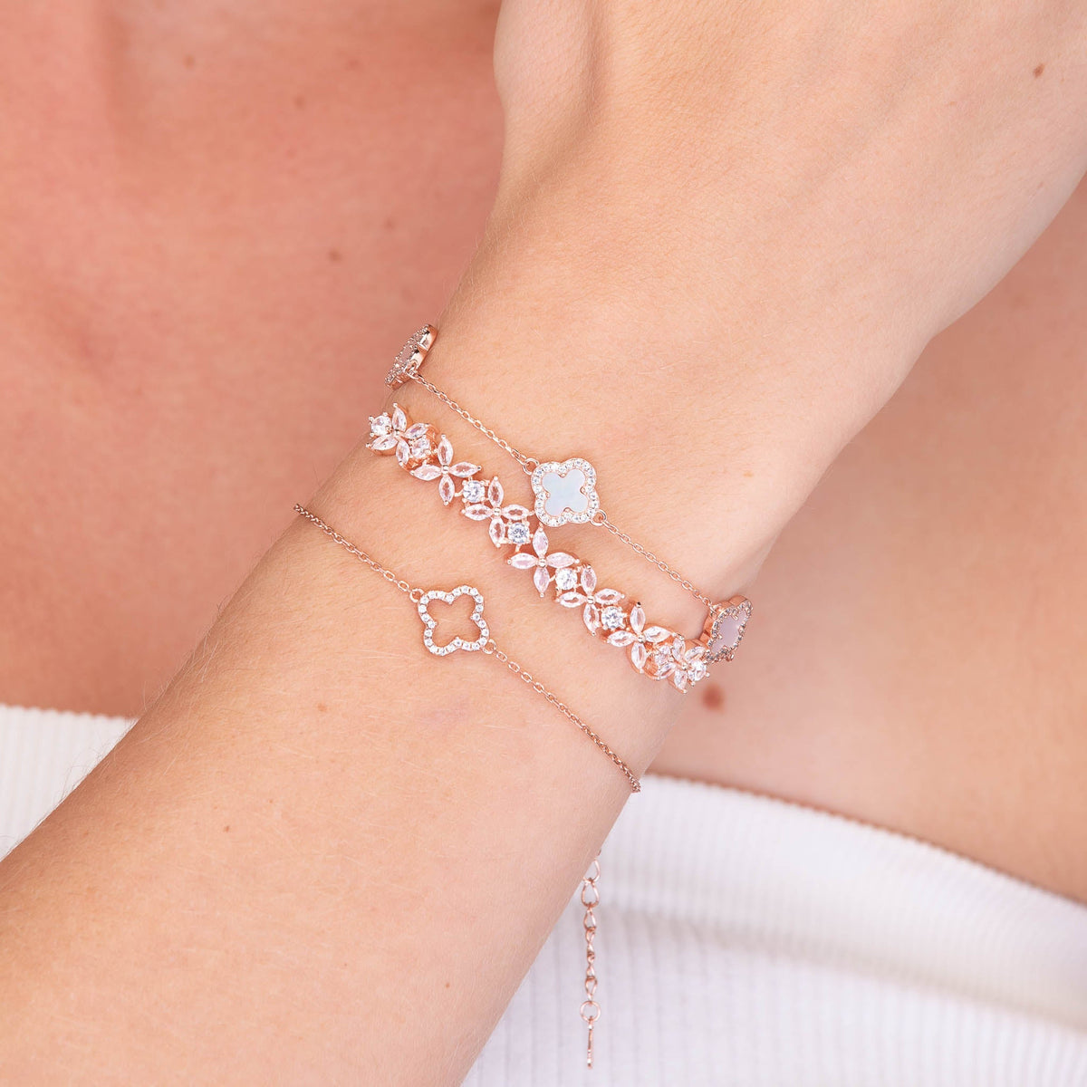 Clover Station MOP Sapphire Bracelet