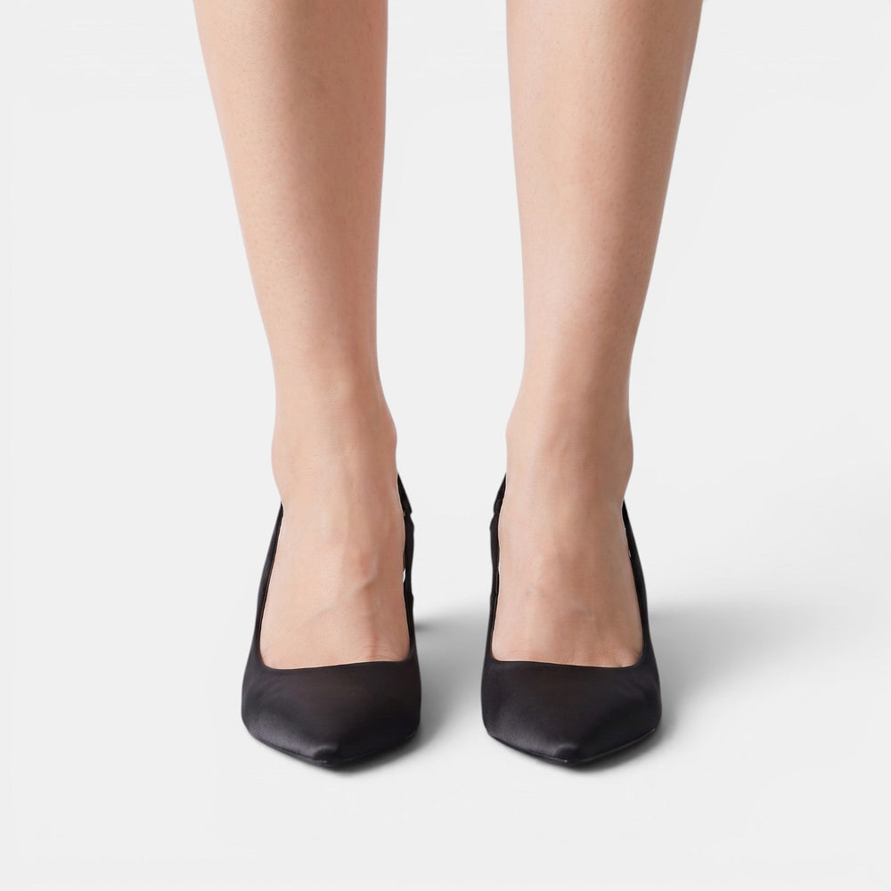 Women's Supportive Closed-Toe Sandals